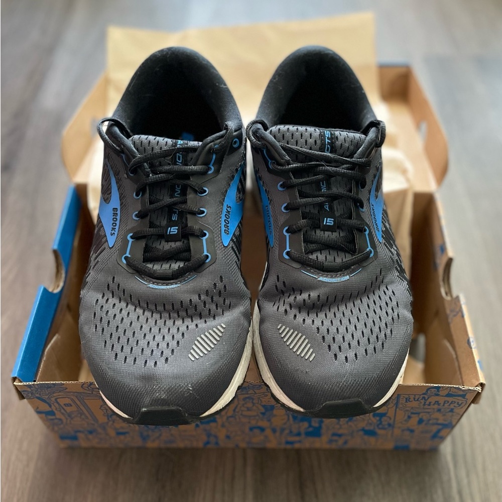 Brooks sneakers - Size 10.5 4E (widest width available).